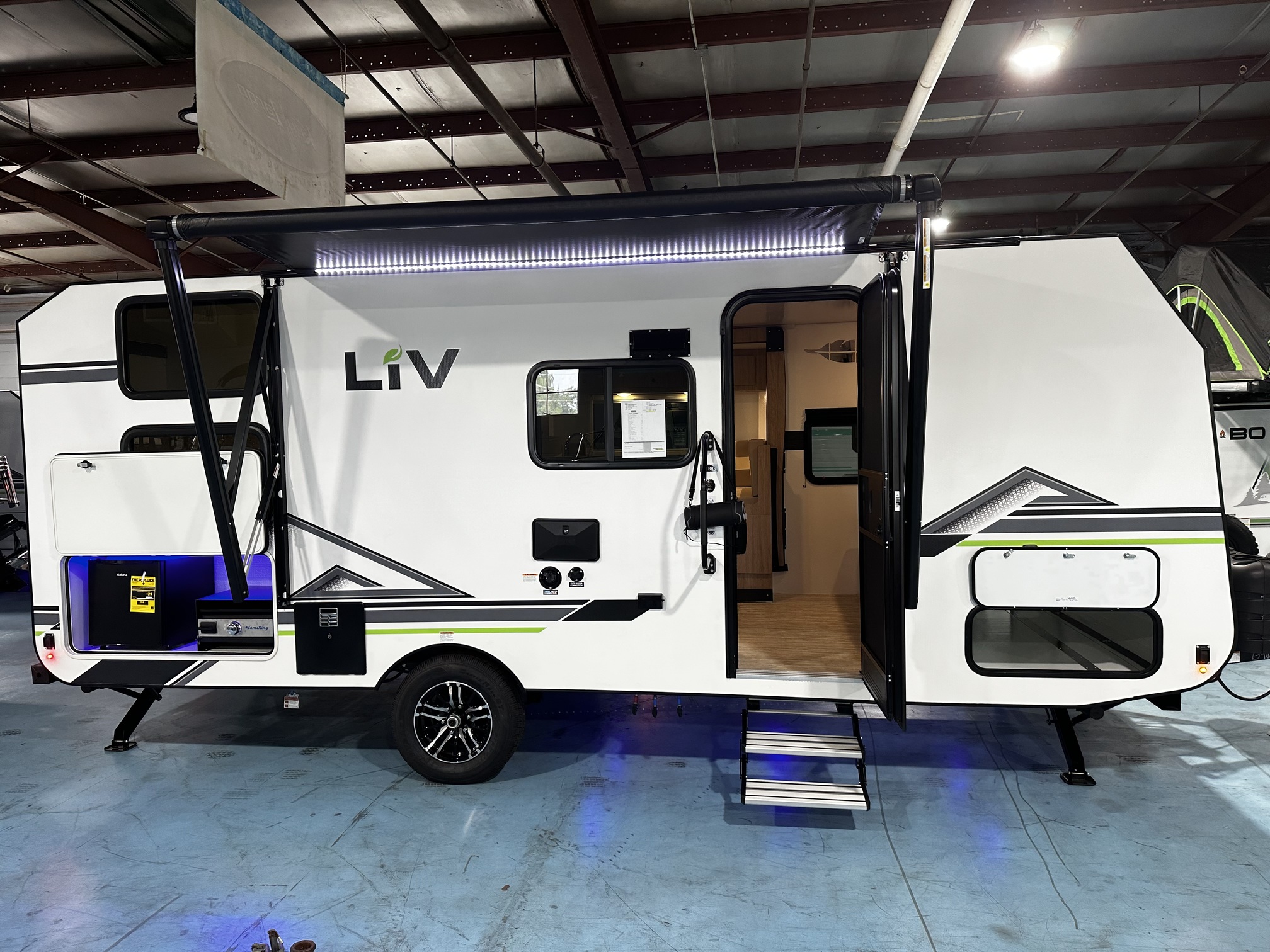 IMG 6411 50 LIV RV Trailers