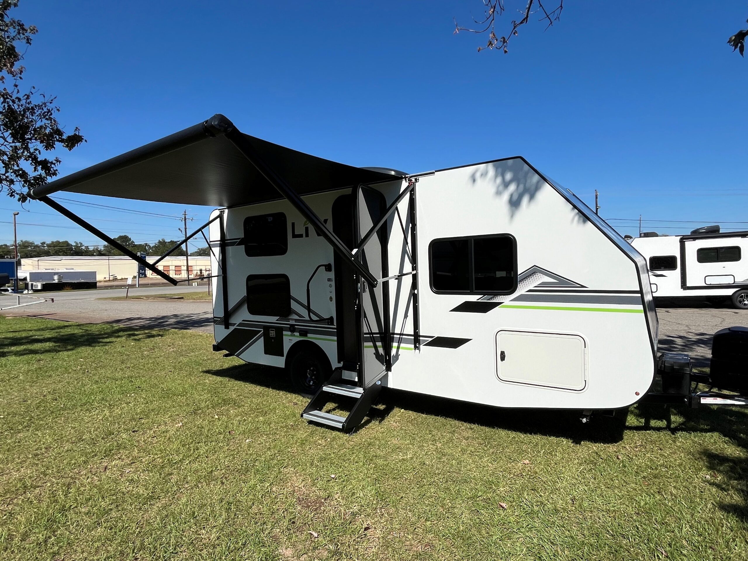 6 19BHS 2 scaled LIV 19BHD Trailer 6_19BHS