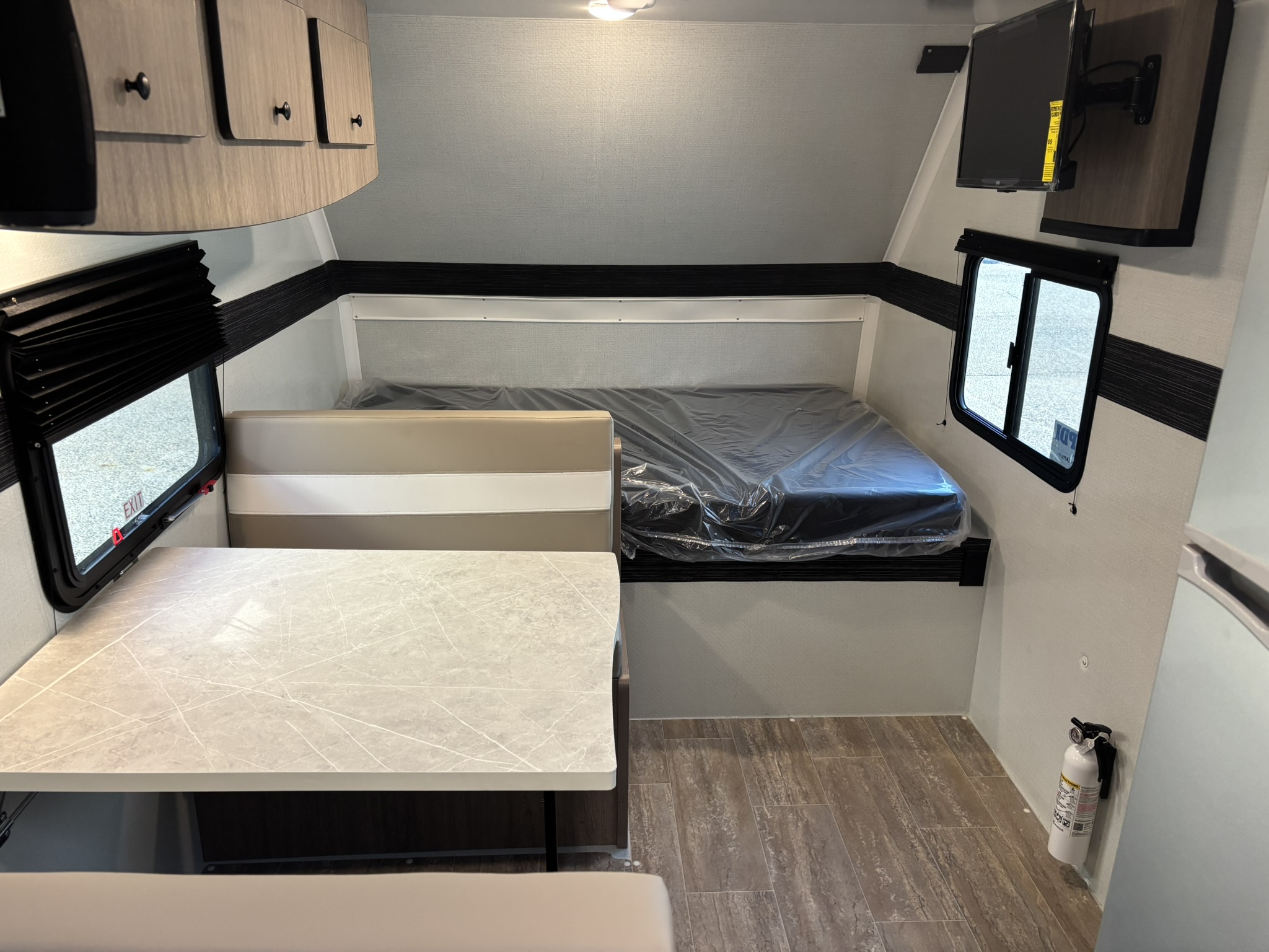 IMG 1086 1 LIV 19BHD Trailer IMG_1086