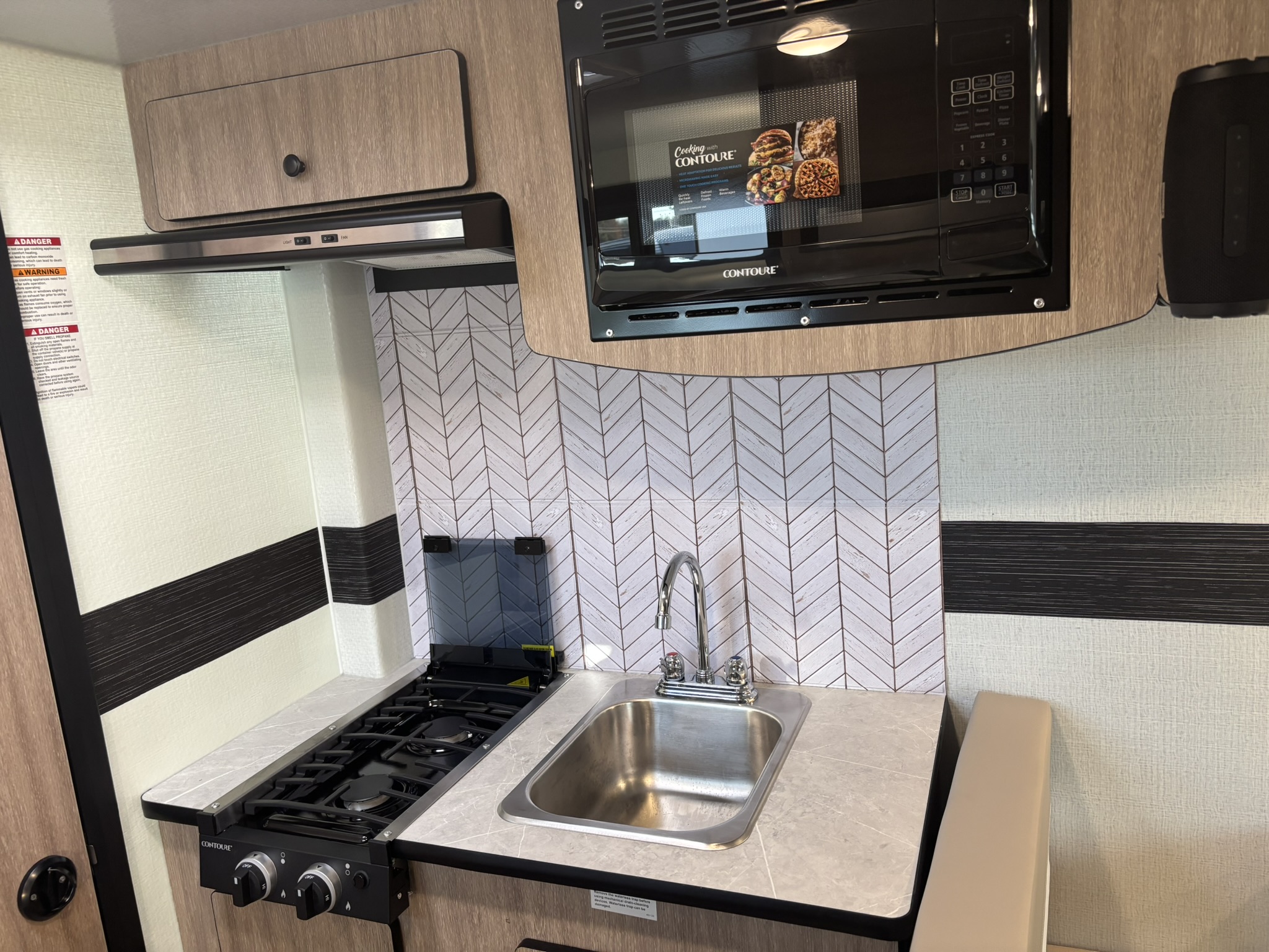 IMG 1088 LIV 19BHD Trailer IMG_1088