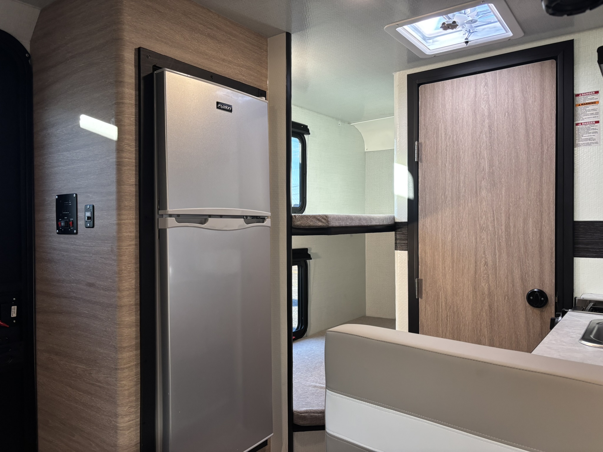 IMG 1091 1 LIV 19BHD Trailer IMG_1091