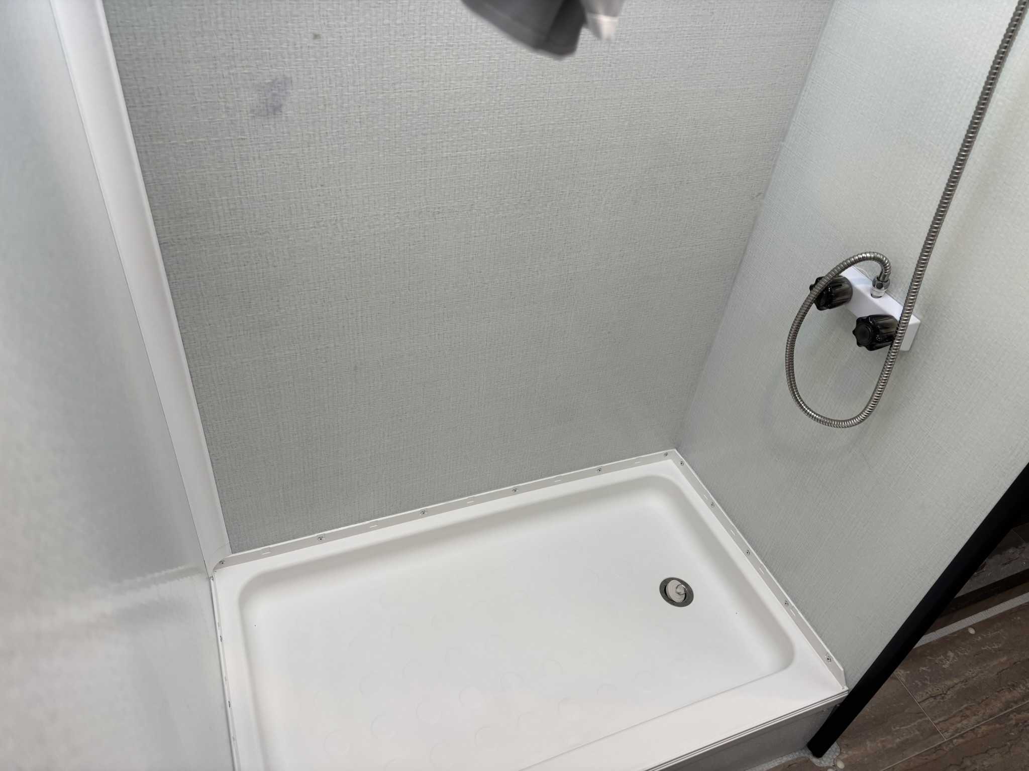 IMG 1095 1 LIV 19BHD Trailer IMG_1095